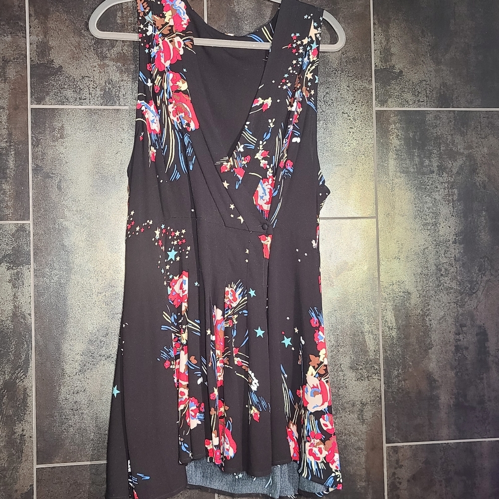 Free People Black Floral Wrap Vest Mini Large